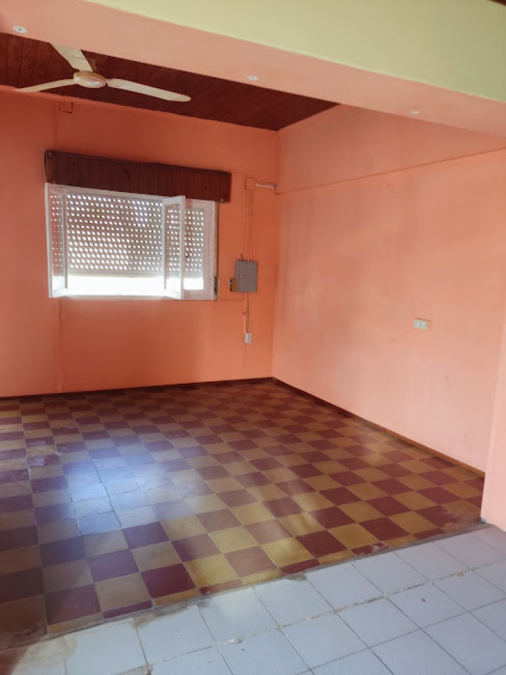 casa - habitacion en venta , excelente ubicacion / lote chico / todos los servicios.